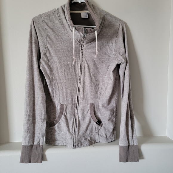 Bench zippered hoodie. Size M. - Picture 1 of 7